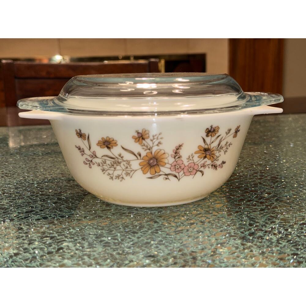 Pyrex JAJ Country Autumn 1QT Covered Casserole Dish-Made in England
